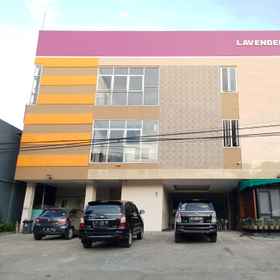 Exterior / Building 1 Lavender Guest House, Hotel Gedung Serbaneka Gajahmada