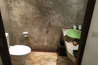 Toilet Kamar The Herbs Hotel Hua Hin Town