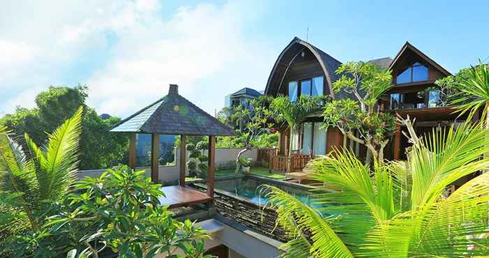 Bên ngoài Raja Woods Villa