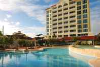 Bangunan SotoGrande Hotel and Resort