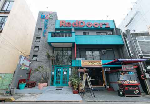 Exterior RedDoorz Plus @ Danlig Street Makati