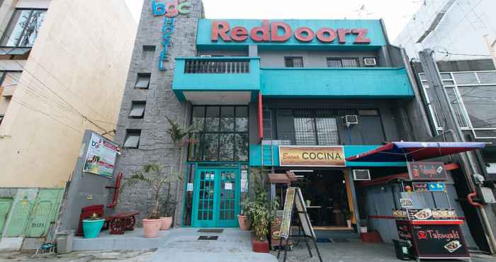 Exterior RedDoorz Plus @ Danlig Street Makati