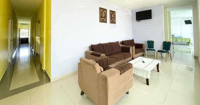 Lobby OYO 275 Senyum Inn