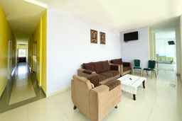 OYO 275 Senyum Inn