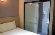 Bedroom 2 Hotel 18 