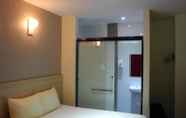 Toilet Kamar 3 Hotel 18 