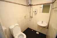 In-room Bathroom Aliwal Park Hotel