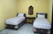 Kamar Tidur 2 Hotel Dewi