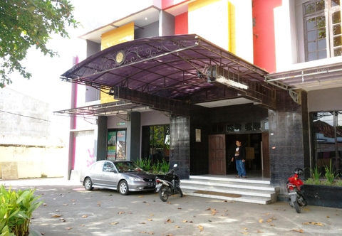 Exterior Hotel Dewi