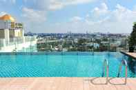 สระว่ายน้ำ Al Meroz Hotel Bangkok- The Leading Halal Hotel Bangkok