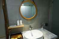 Toilet Kamar Andaman Cannacia Resort & Spa