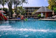 สระว่ายน้ำ 4 Peach Hill Resort & Spa