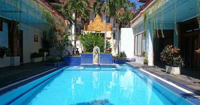 Kolam Renang Hana Kuta Beach