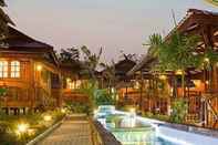 สระว่ายน้ำ Dangky Resort