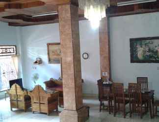 Lobi 2 Ratih Bali Hostel