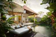 Kolam Renang Purana Boutique Resort 