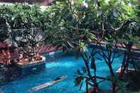 Swimming Pool FuramaXclusive Sathorn