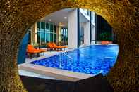 Swimming Pool Balihai Bay Pattaya