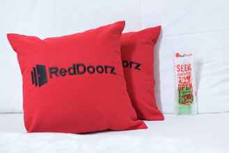 อื่นๆ 4 RedDoorz Khunnoy