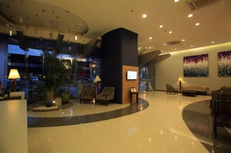 Lobby 4 The Malayan Plaza Hotel