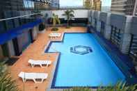 Swimming Pool The Malayan Plaza Hotel