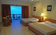 Bedroom 5 Almont Beach Resort