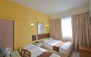 Bedroom 4 Yaju Hotel