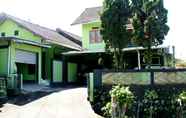 ภายนอกอาคาร 7 Bayu Murti 1 Guest House