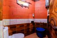 In-room Bathroom Rimbono Homestay & Villa