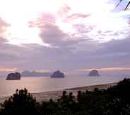Nearby View and Attractions 7 Koh Ngai Cliff Beach Resort