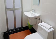 In-room Bathroom 6 Hotel Avenue