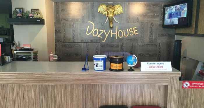 Lobby Dozy House