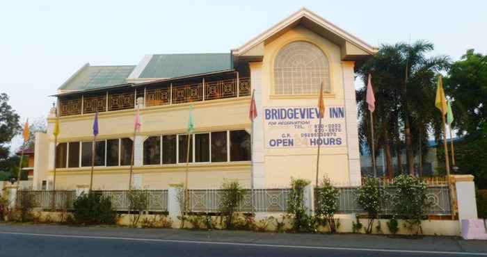 Bangunan Bridgeview Inn