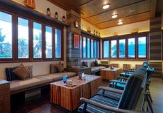 バー、カフェ、およびラウンジ 3 Menara Laut Hotel