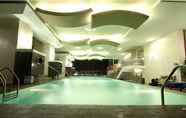 Kolam Renang 7 Regency Grand Suites 