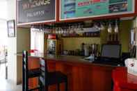 Bar, Kafe, dan Lounge RedDoorz Plus @ Manalo Extension Palawan