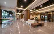 Lobby 3 Grand Whiz Poins Simatupang Jakarta