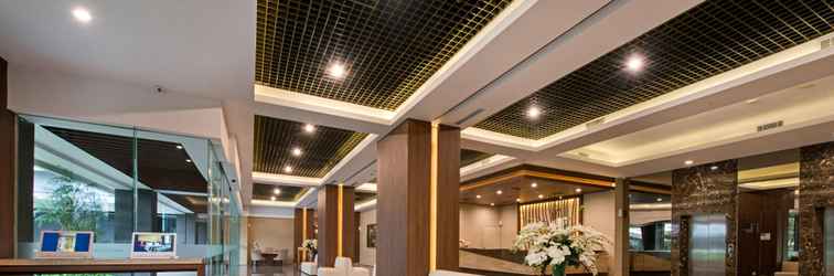 Lobby Grand Whiz Poins Simatupang Jakarta