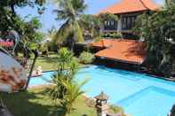 Swimming Pool The Sari Beach