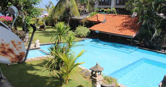 Swimming Pool The Sari Beach