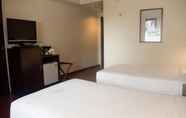 Bedroom 3 Pearl Garden Hotel
