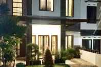 Exterior Villa Hijau by CozyStay