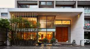 LUXX XL Langsuan Hotel, THB 2,415.34