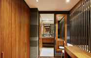 Toilet Kamar 5 LUXX XL Langsuan Hotel