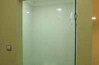 In-room Bathroom CRA Hotel & Resto Wonosobo