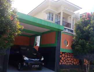 Exterior 2 Guest House Mbak Desi