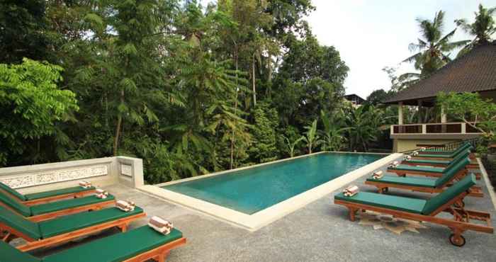 Swimming Pool Uma Capung Mas Cottages