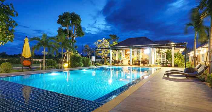 Swimming Pool Medsai Resort