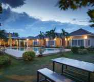Kolam Renang 7 Medsai Resort
