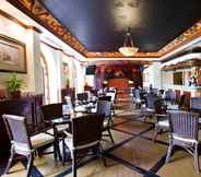 Quầy bar, cafe và phòng lounge 7 Fort Ilocandia Resort Hotel
